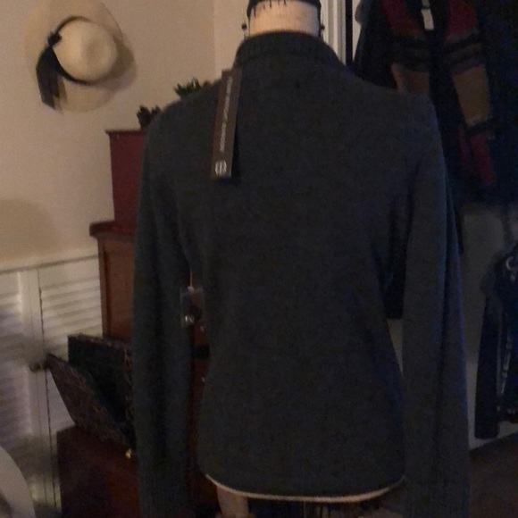 Grey Merino Wool Sweater with a tab and buckle - Picture 3 of 7